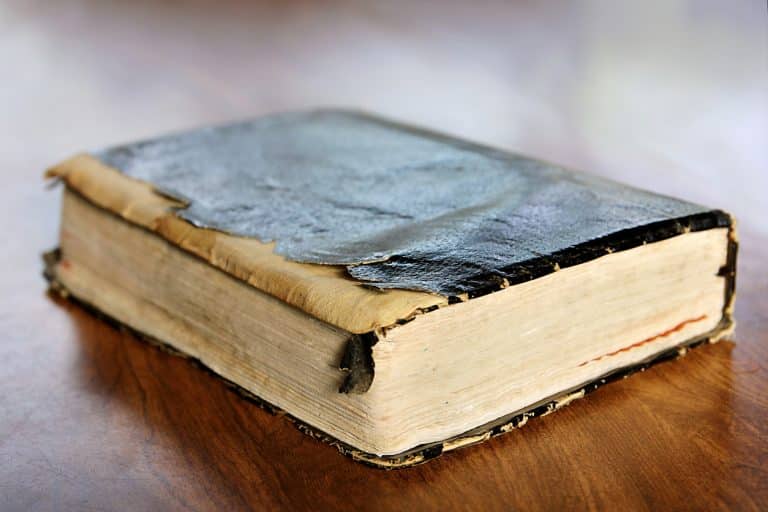 réparer couverture livre abîmée