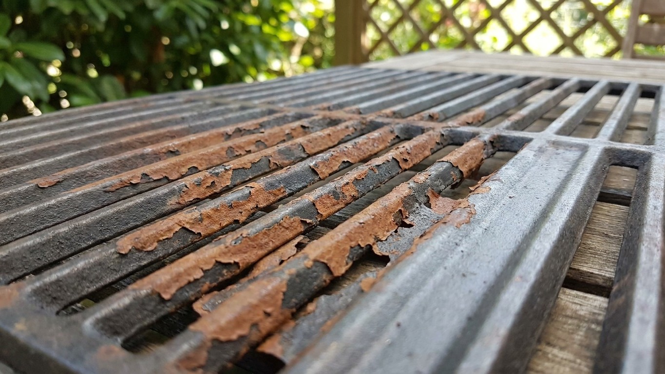 J'ai frotté la grille de mon barbecue à la brosse dure après chaque cuisson juste pour qu'elle reste nette : le soir où le...