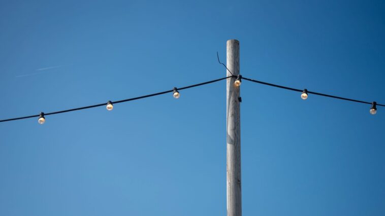 « Je pensais que ma lampe chauffait normalement » : pourquoi son câble d'alimentation vient de la faire retirer des rayons
