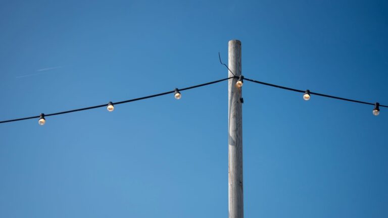 « Je pensais que ma lampe chauffait normalement » : pourquoi son câble d'alimentation vient de la faire retirer des rayons