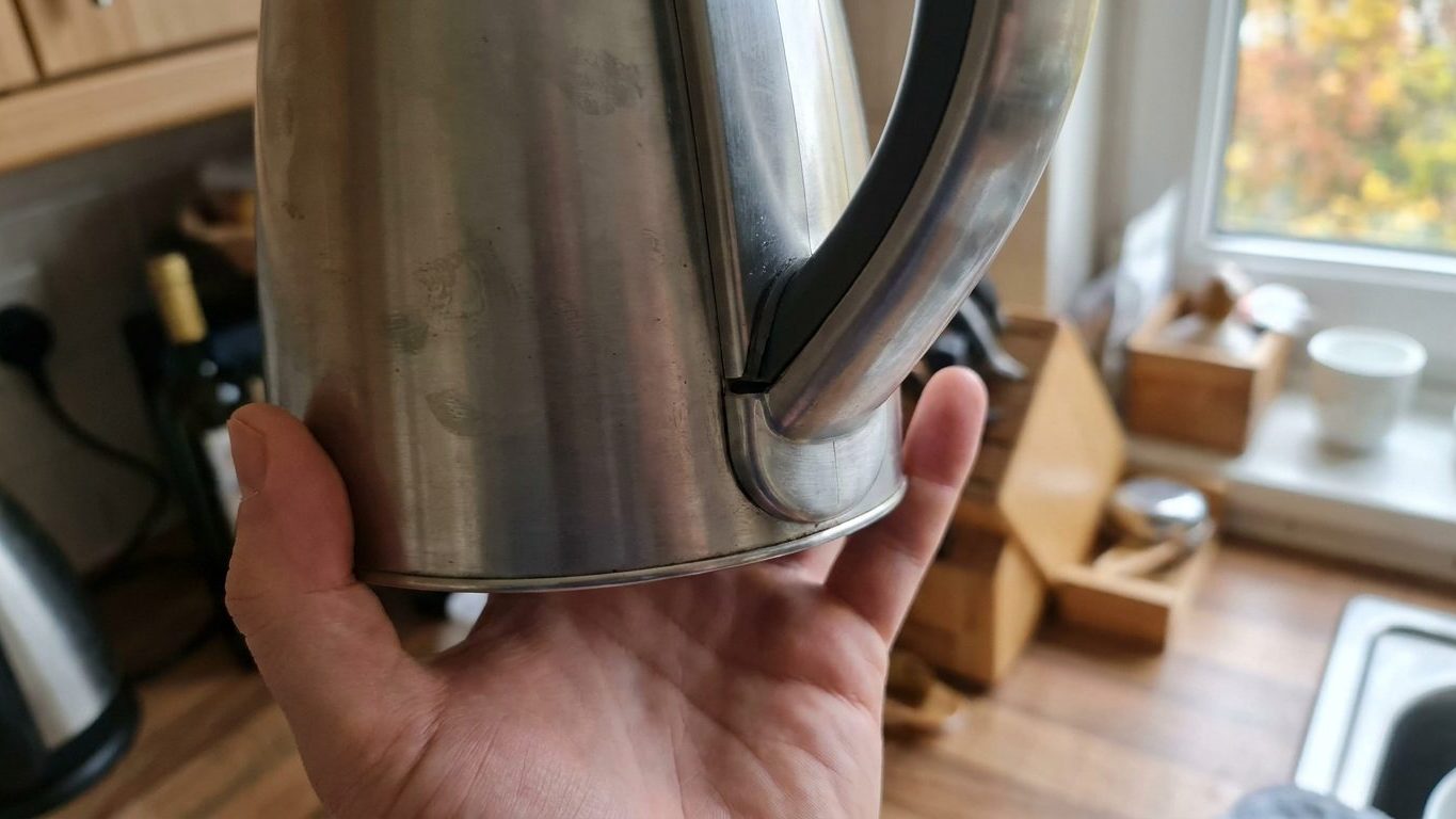 Je faisais chauffer l'eau de mon thé chaque matin dans ma bouilloire Zwilling sans y penser : le jour où j'ai vu ce rappel...